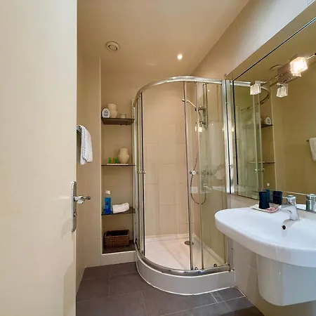 A025-appartement 2 - Carre D'or-hyper Centre * Cannes