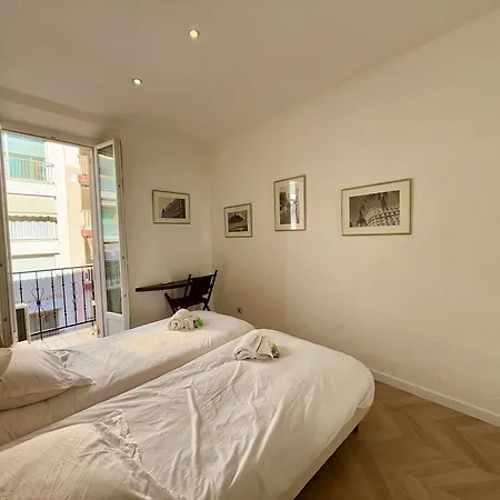 A025-appartement 2 - Carre D'or-hyper Centre Cannes
